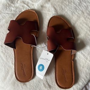 Universal Thread Brown Leather Sandals